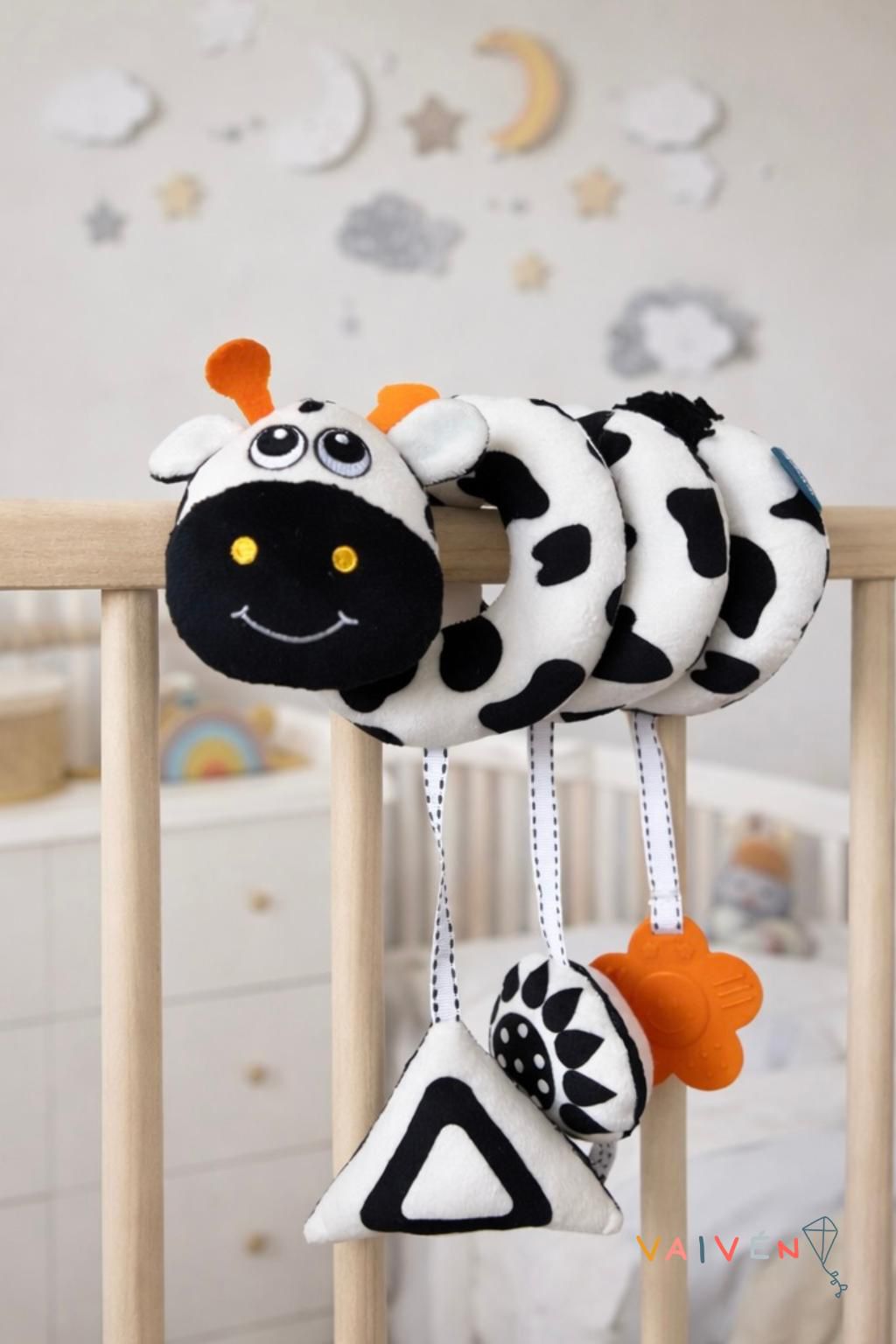 Colgante blanco y negro